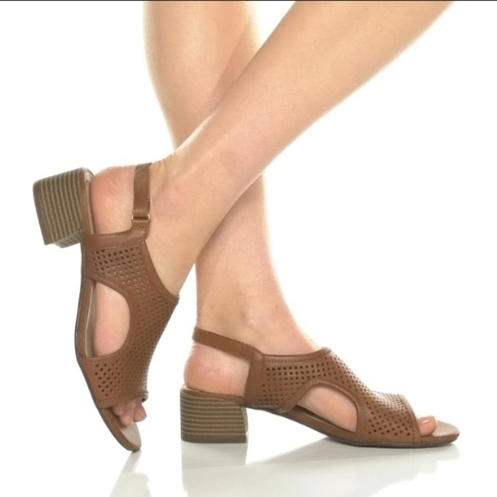 Clarks Tan Women's Sandals